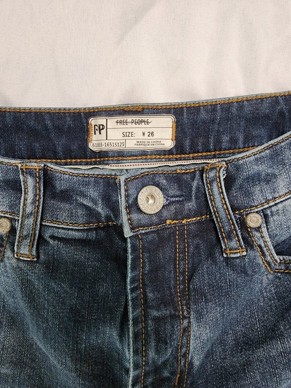 Free People Cropped Slim Skinny Jeans Size 26 Medium Wash Stretch Denim - Picture 3 of 8